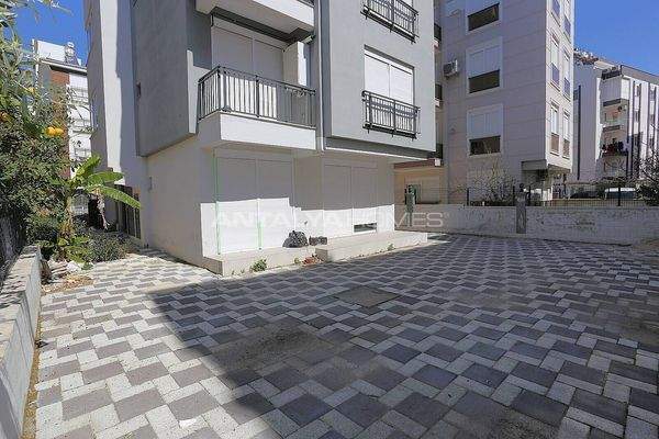 1-Bedroom Flat near Daily Amenities in Antalya Muratpaşa