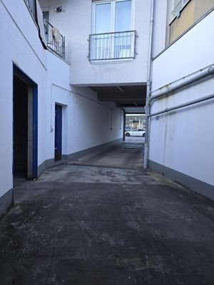 Zufahrt Garagen