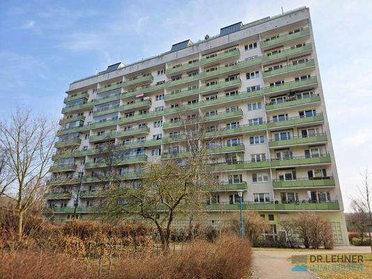 Hofseite mit Hauszugängen