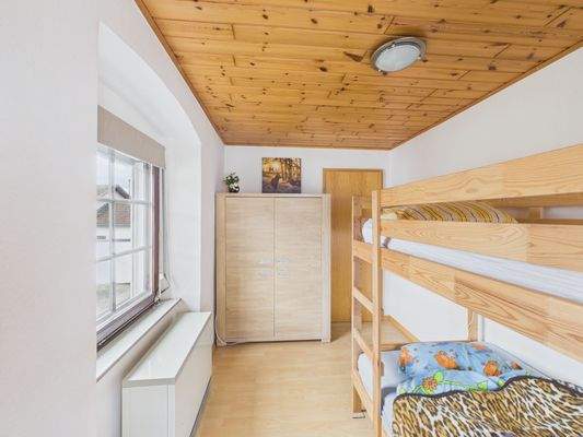 CAM01223G0-PR0194-STILL025