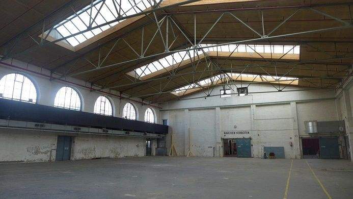 Veranstaltungshalle (3)