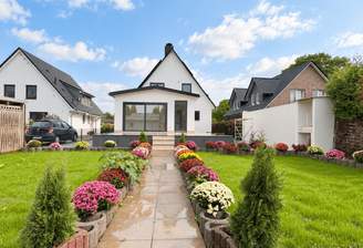 Garten mit Außenansicht