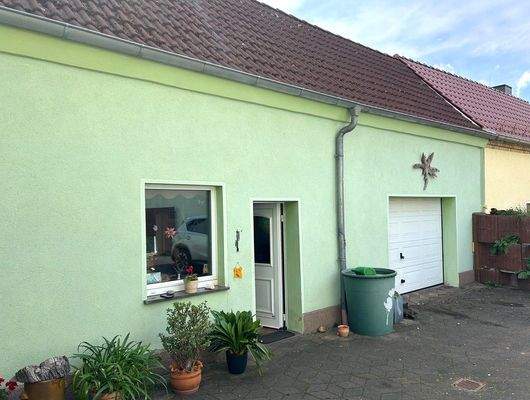 NG mit Partyraum und Garage