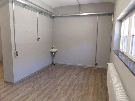 Verkaufsraum mit Tageslicht EG