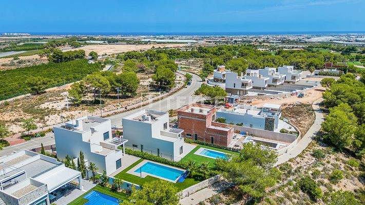 Golf Villa with Impressive Views in Pilar de la Horadada