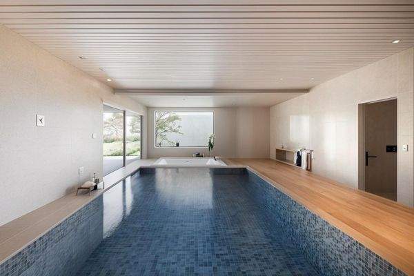 Beispielgestaltung: Schwimmbad