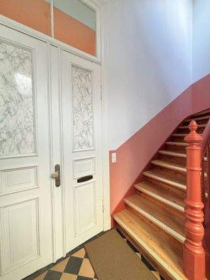 Wohnungstür vom Treppenhaus