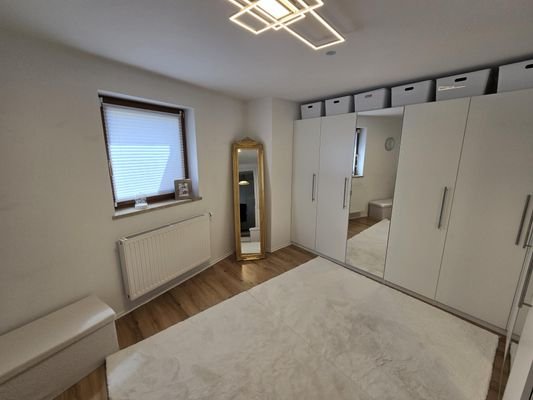Schlafzimmer (EG)