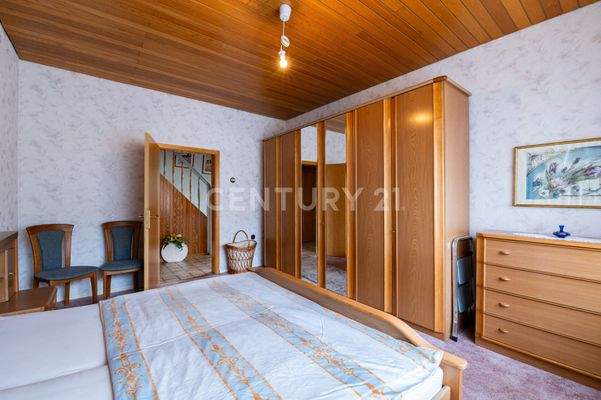 EG Schlafzimmer oder bald Büro/Gästezimmer