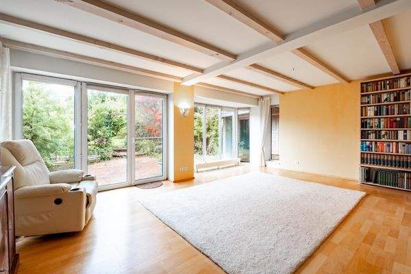 Wohnen mit Blick in den Garten