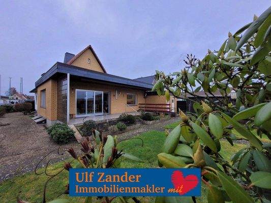 Einfamilienhaus mit Garage