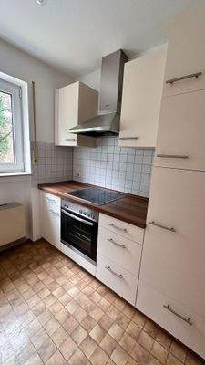 Einbauküche mit Herd, Kühl-Gefrierkombi