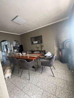 Esszimmer mit Kaminofen.jpg