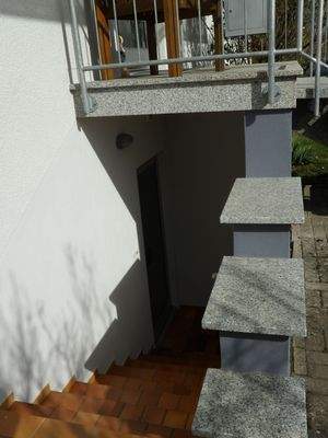 Eigener Eingang zur ELW