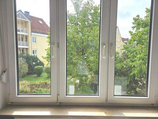 Küche. Ausblick in den Innenhof.