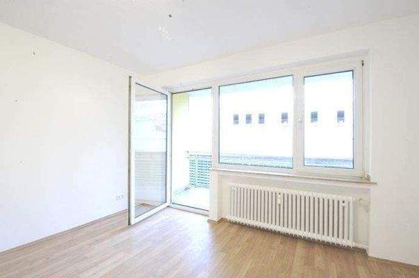 gemütlicher sonniger Balkon