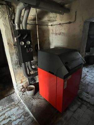 Heizungsanlage im Keller.JPG