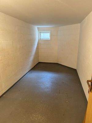 Musterkeller aus dem Haus - zur Wohnung ähnlich
