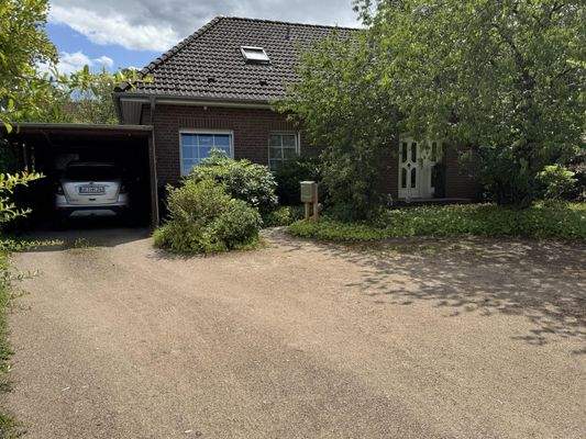 Außenansicht Carport