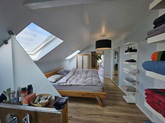 Wohnung DG Schlafzimmer