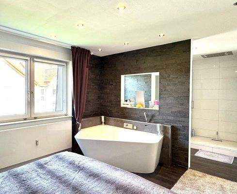 Badewanne im Schlafzimmer