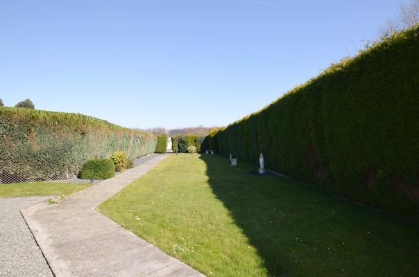 parkähnliches Grundstück