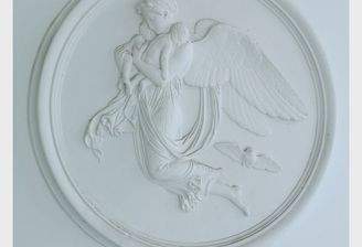 00 Relief Caritas als Schutzengel des Hauses.jpg