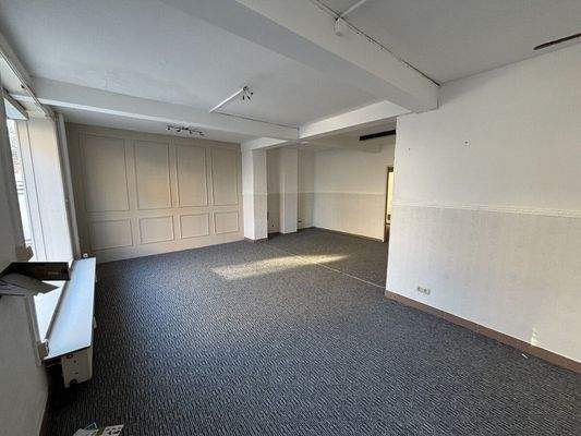 20251201_100352714_iOS