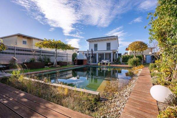 gartenseitige Hausansicht