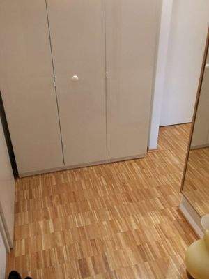 Diele m. Einbauschrank