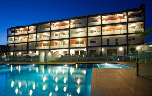 Bovetes Sol by night.JPG