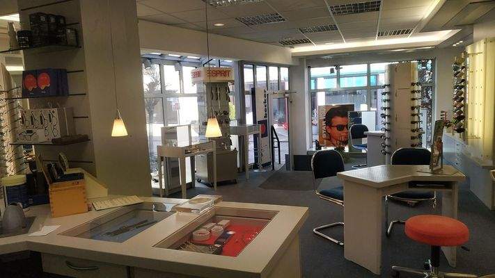 Ladenlokal zum Eingang