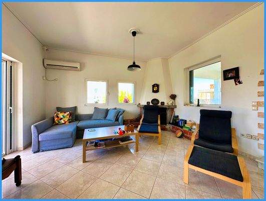 b22f5a790bfc4d6891fd4fb8aca9cde5-original