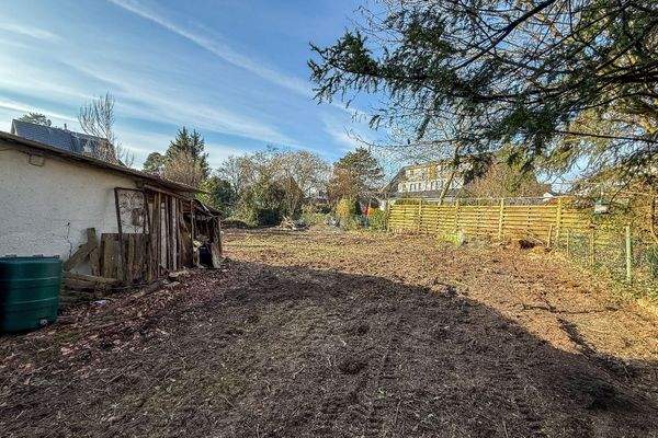 Grundstück mit Altbestand