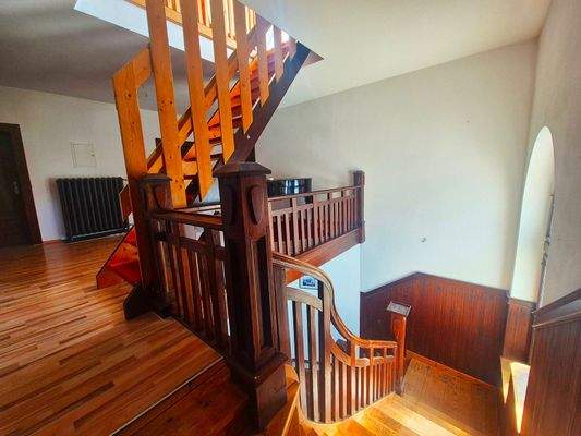 Treppe 1. EG zu 1.OG.jpg