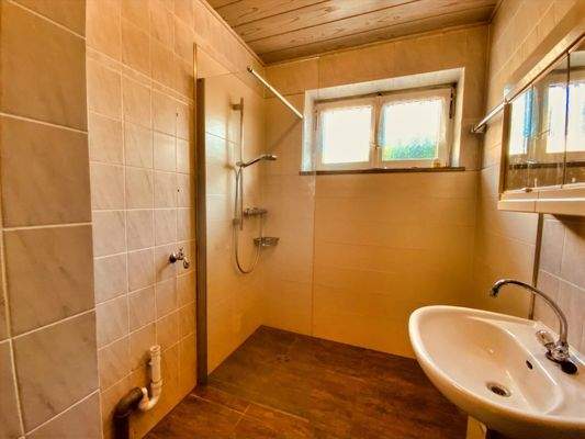 Badezimmer im Erdgeschoss