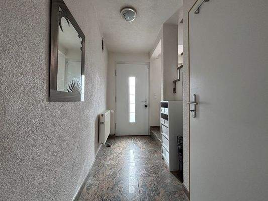 Moderner Flurbereich EG