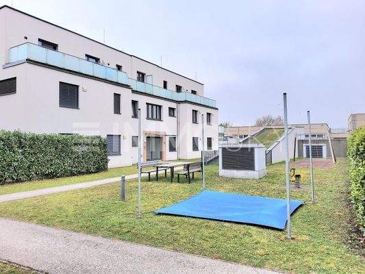 Nord Dachterrasse und Gemeinschafts Spielplatz