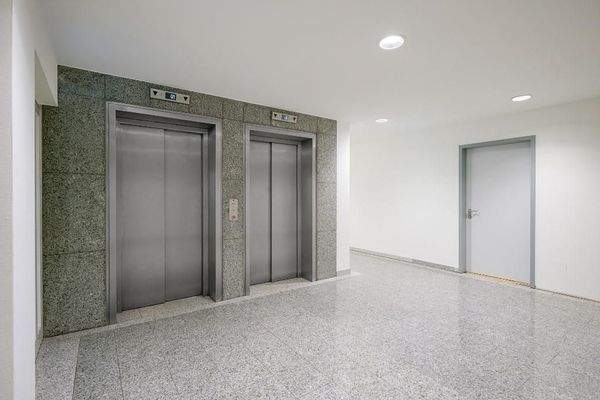 Aufzüge Zentralgebäude