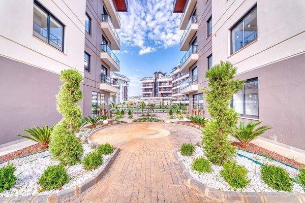 New Real Estate in a Complex with Swimming Pool in Alanya