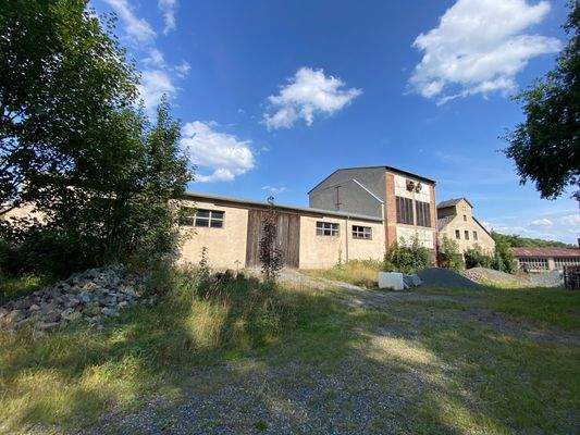 Große Halle rechts Rückseite (1).JPG