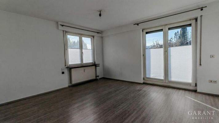 Schlafzimmer o. Büro EG Balkonzugang Ansicht02