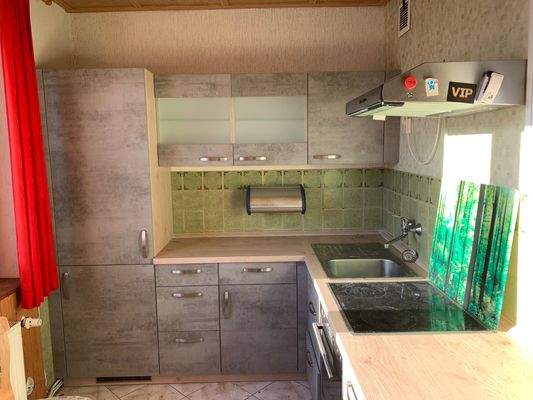 Küche mit Einbauküche