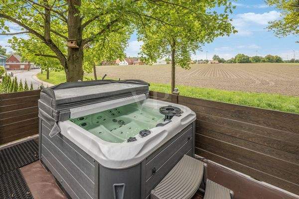 Whirlpool auf Aussichtsplattform