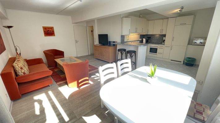 Wohn-, Ess- und Küchenbereich