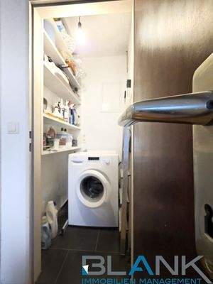 Abstellraum mit Anschluss für Waschmaschine