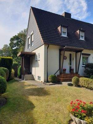 Garten vor dem Haus.jpg