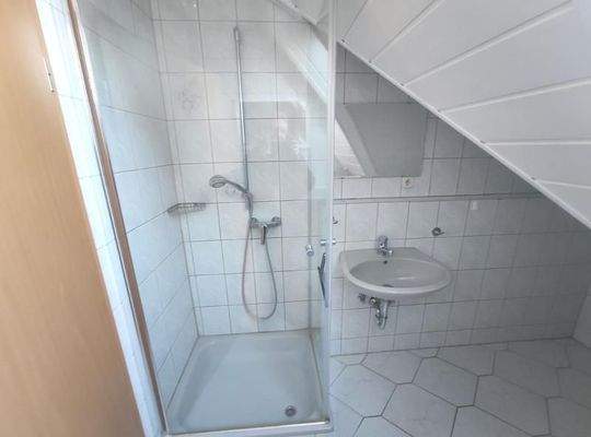 Whg. 2: Bad mit Dusche und Waschmaschinenanschluss Bild 2