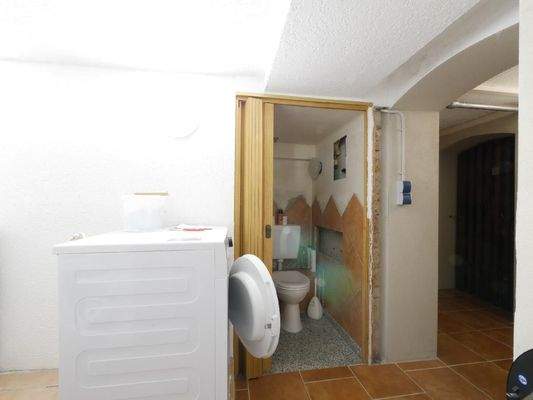  Separates allgemein-WC im Keller