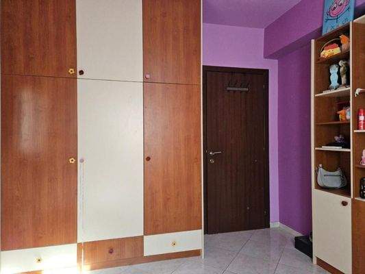 Kreta, Neapoli: Geräumige Wohnung zu verkaufen